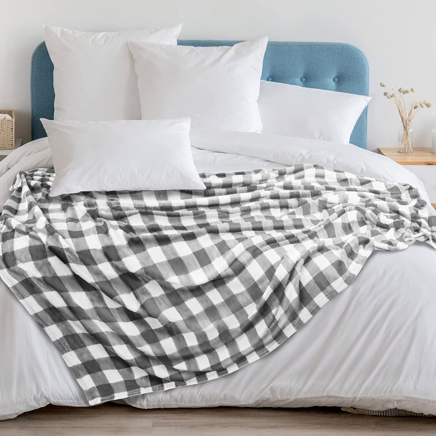 Light Grey Buffalo Plaid Throw Blanket for Couch, Soft Checkered Flannel Fleece Blanket for Sofa, Grey White Plaid Decorative Couch Throw, Warm Cozy All Season Fall Blanket Decor Gift, 50X60