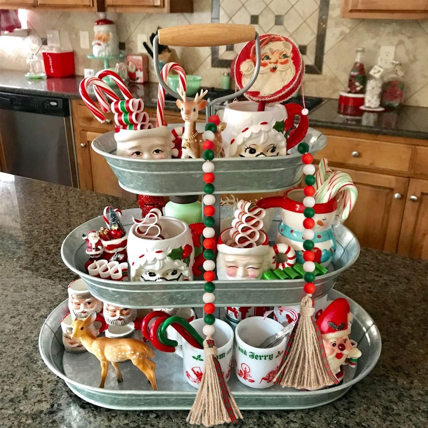 Christmas Wood Beads Garland, 41’’ Xmas Wood Bead Garland Tassel Classical Green&Red Garland Winter Farmhouse Rustic Beads with Jute Rope Plaid Tassel Natural Wood Beads Décor for New Year