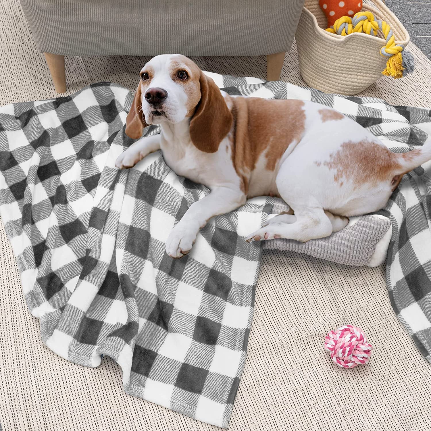 Light Grey Buffalo Plaid Throw Blanket for Couch, Soft Checkered Flannel Fleece Blanket for Sofa, Grey White Plaid Decorative Couch Throw, Warm Cozy All Season Fall Blanket Decor Gift, 50X60